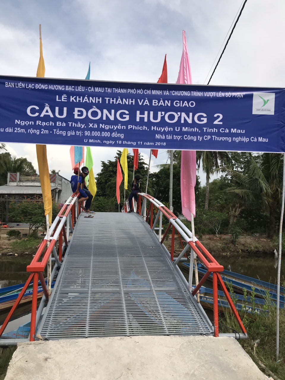 CÔNG TY CỔ PHẦN THƯƠNG NGHIỆP CÀ MAU (CMV) TÀI TRỢ XÂY DỰNG  CẦU NÔNG THÔN TẠI NGỌN BÀ THẦY, XÃ NGUYỄN PHÍCH,  HUYỆN U MINH  